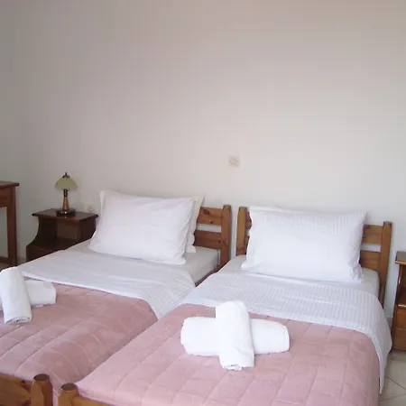 Athina בית הארחה העיירה רתימנו