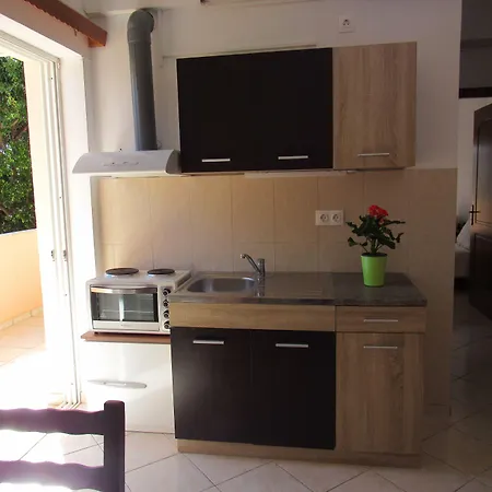 Athina Guest house