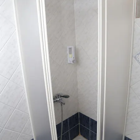 Guest house Athina 3*