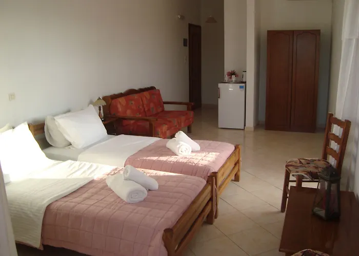 בית הארחה Athina