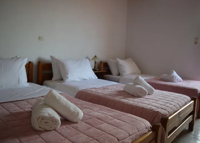 Athina בית הארחה העיירה רתימנו