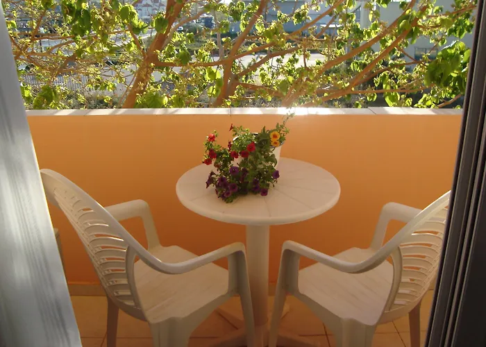 Athina בית הארחה העיירה רתימנו