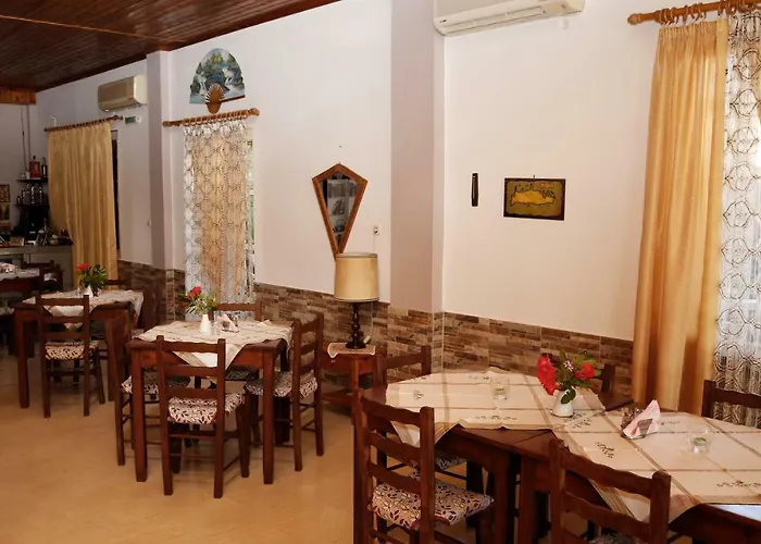 Athina בית הארחה העיירה רתימנו