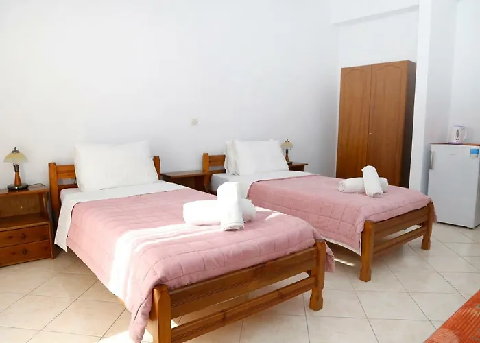 בית הארחה Athina