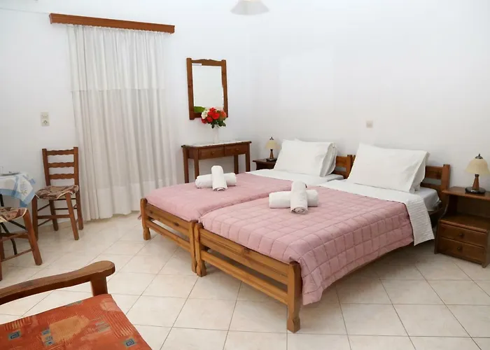 Athina בית הארחה 3*