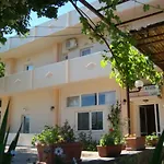 Pensiune Athina 3*