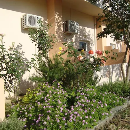 Πανσιόν Athina 2*