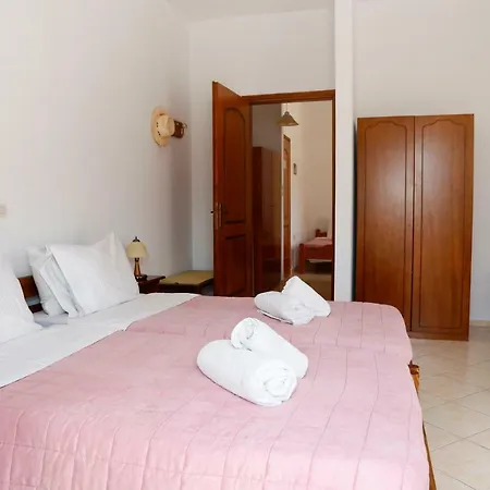Guest house Athina 3*