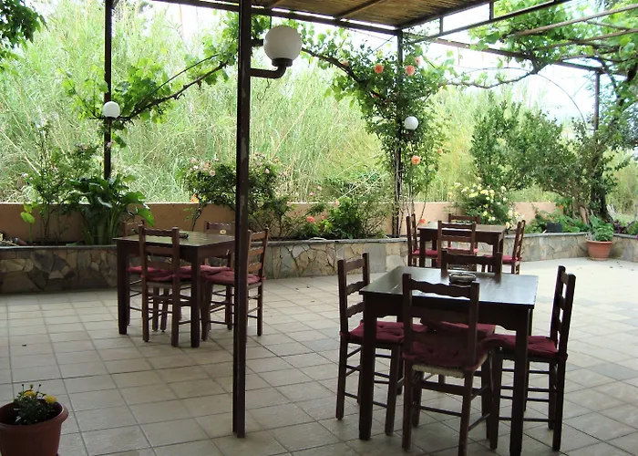 Гостьовий будинок Athina